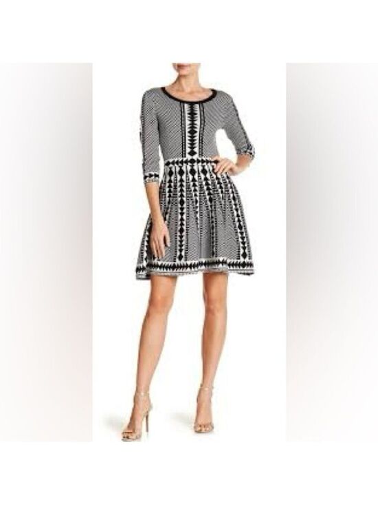 Nina Leonard Dresses & Skirts - *NWOT* Nina Leonard Geometric Print Sweater Dress. Size S
